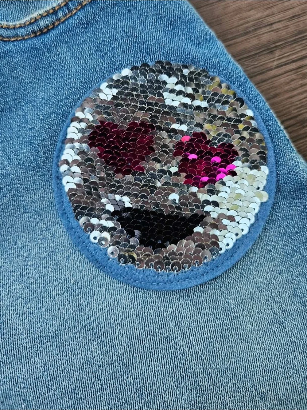 Flippy Sequin Emoji! GAP High Stretch Midi Short 10 Regular - Adjustable Waist